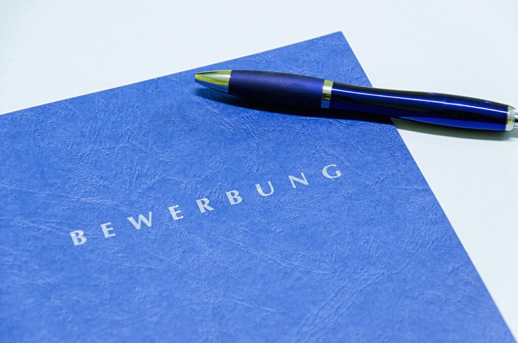 ブラック企業からの転職時に履歴書に書く退職理由の書き方は？
